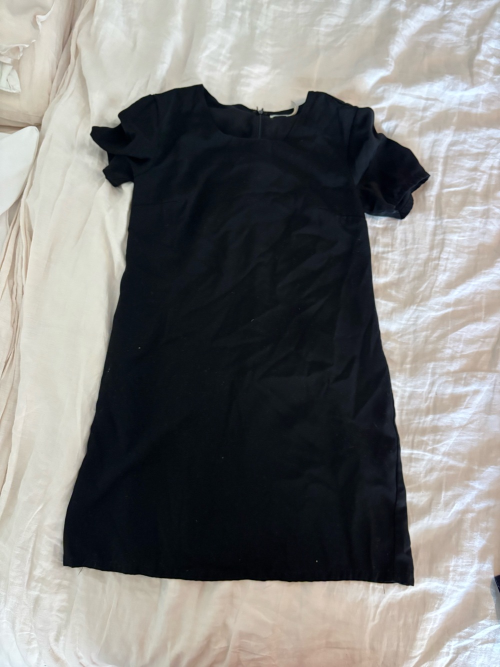 Kimchi Blue Black Short Sleeve Shift Dress